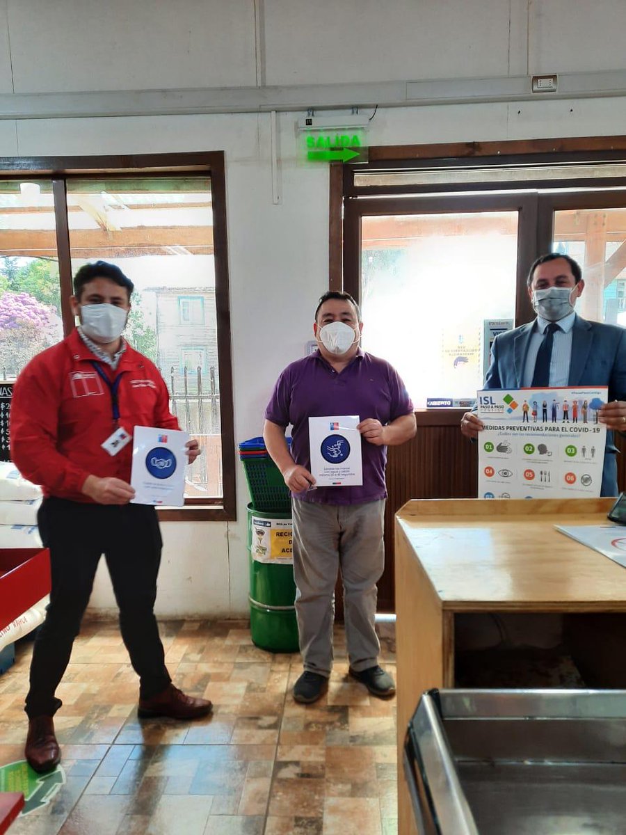 ISLLosRios's tweet photo. Director Regional @pabloalva visitando comuna de #mafil para difusión de #pasoapasocontigo, en compañía de autoridad local.
#Valdiviacl https://t.co/sX23SBYavb