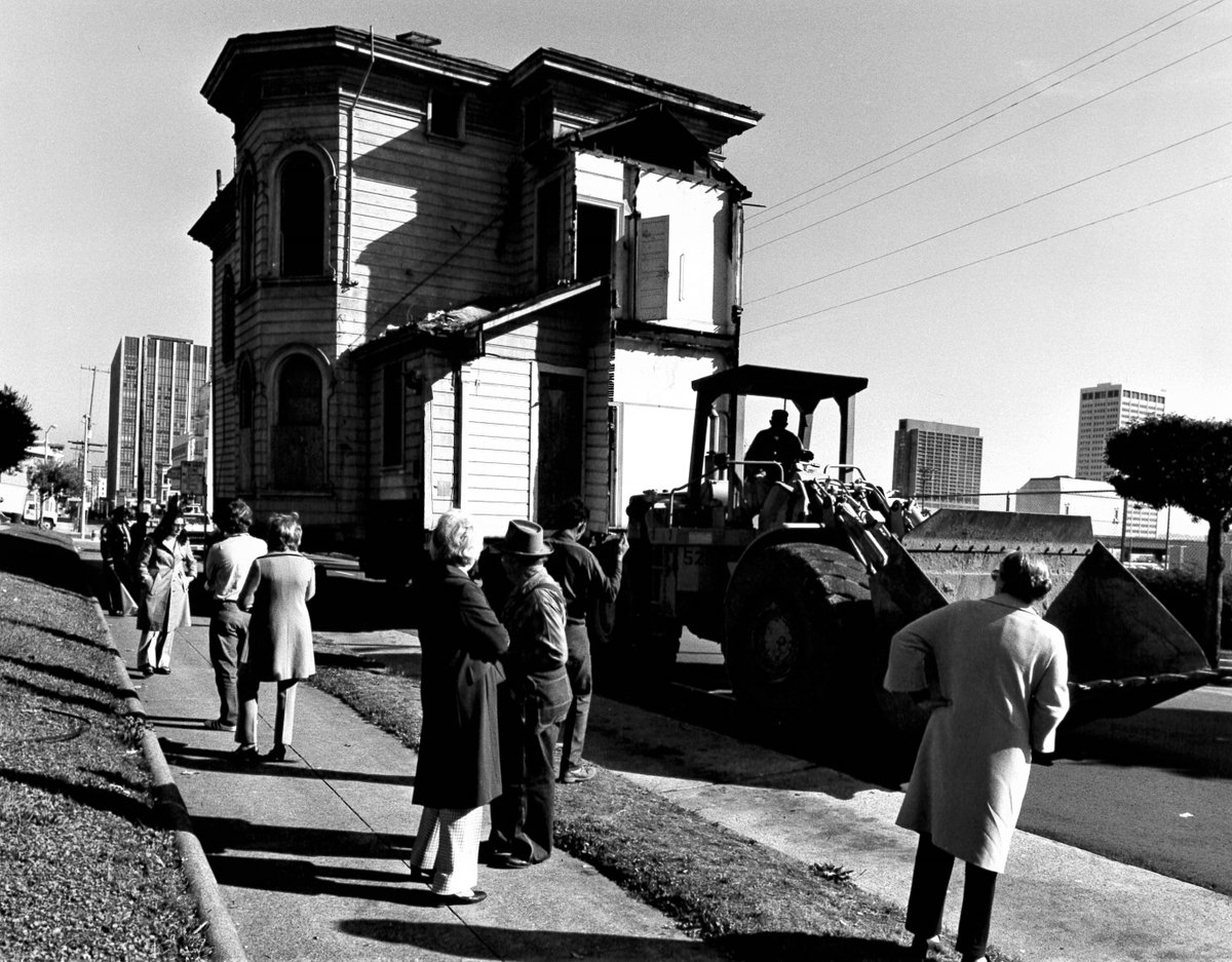 SFHeritage's tweet photo. Happening tonight at 6 PM PT! Join us for a livestream of our #lectureseries2020 program celebrating unsung women heroes in historic preservation. In SF, the result of much of their work is hidden in plain sight.
Livestream will be on our Facebook page: https://t.co/AysLQ9wTsr https://t.co/Hj2QDBR6Xd