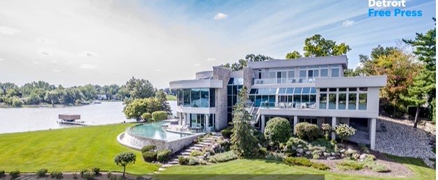 Kelly Stafford: “I AM LIVING IN A DICTATORSHIP!”

The Dictatorship: