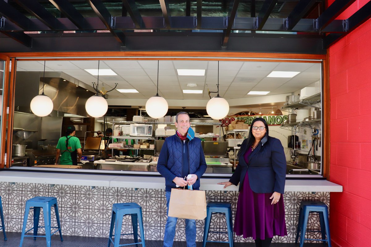 ECDIoh's tweet photo. Congratulations to @doshermanostaco!🎉 They are bringing their delicious street tacos to @NorthMarket Bridge Park in Dublin! Stop on by and #GetYourDailyDos🌮 #ecdiworks #614eats #eatlocal https://t.co/O03pRPouKN