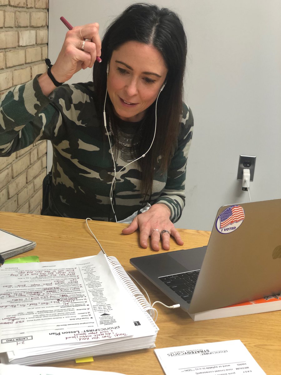 Hybrid teaching means hybrid demo lessons by staff developers #wearechappaqua #PDDoneDifferently <a href="/jennkthompson/">Jenn</a> <a href="/BrainspringOG/">Brainspring</a>