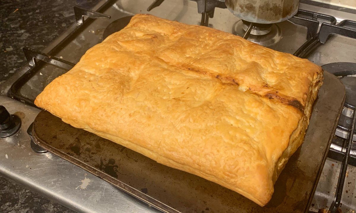 AdamWigley's tweet image. Felt a sudden burst of Christmassy-ness so baked a HUGE “Christmas bake” with mincemeat and puff pastry. #GetInMaBelly