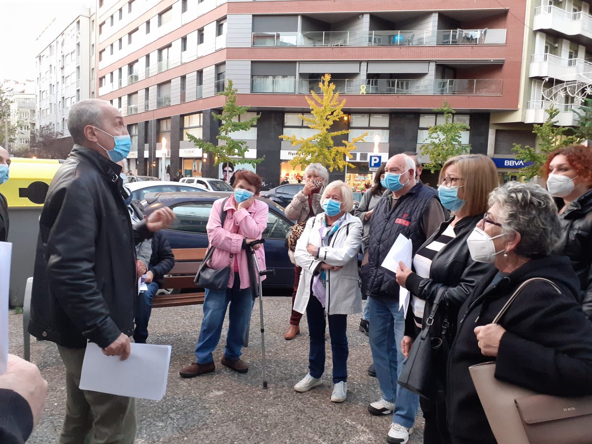 Unidoscontraid1's tweet image. Hoy en la puerta de la clínica de Girona