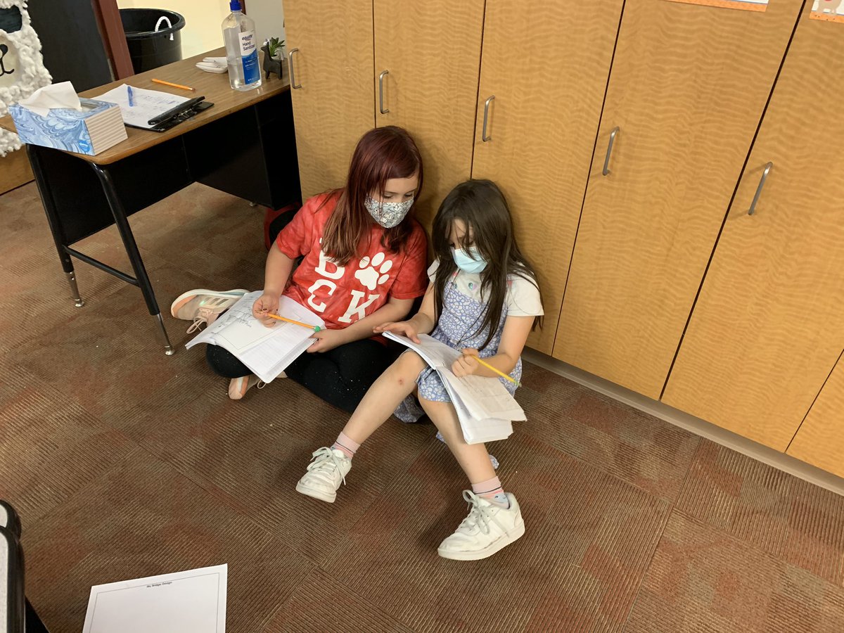 MrsGreen2nd's tweet photo. We’re splitting into small groups to create designs for bridges (to be built after Thanksgiving) & I am SO proud of how well these Ss are working together. Listening to each other’s ideas and making sure everyone feels heard. #becktrueblue 100%! 🥲@BeckElem https://t.co/0VYKgr1kzX