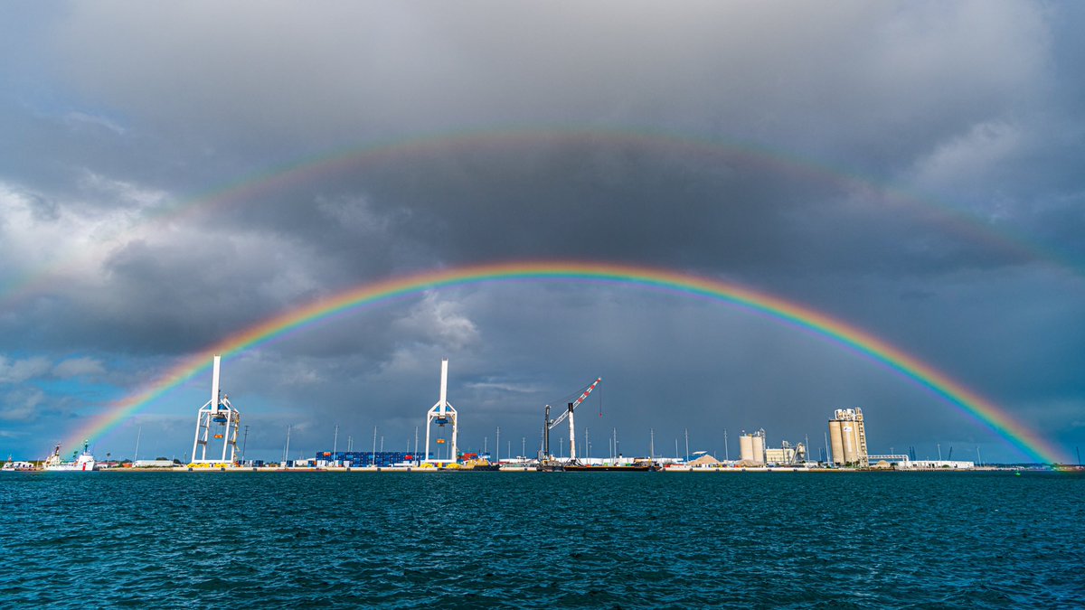 WOW! Just caught this incredible, brief moment at Port Canaveral:

A double rainbow formed over Falcon 9 B1061.1! 🌈🚀

📷: Me for <a href="/SuperclusterHQ/">Supercluster</a>