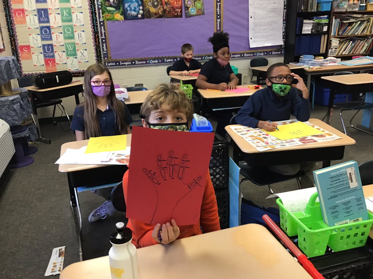 kwallaceles's tweet photo. Mystery Science Bones, Bones, Bones. Kids enjoyed looking at their created X-ray hands. @MsMondesirSTEAM @kiboucher @jlee_les @Ckanderson_LCSS https://t.co/bp6DHCNz6v