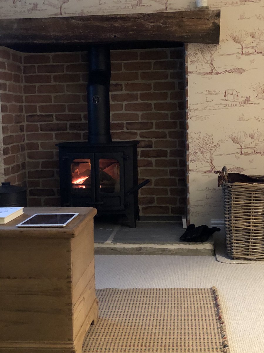 Emma Davis tweet media