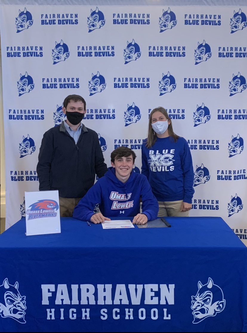 FairhavenAD's tweet photo. Congratulations Will Benoit (‘21) who has signed his Letter of Commitment to run Cross Country, Indoor Track, and Track &amp; Field at Division I UMASS Lowell! What a great accomplishment!
@Fairhaven_PS @FairhavenHigh @UMassLowell @RiverHawkNation @SC_Varsity https://t.co/pOMnWp3NWn
