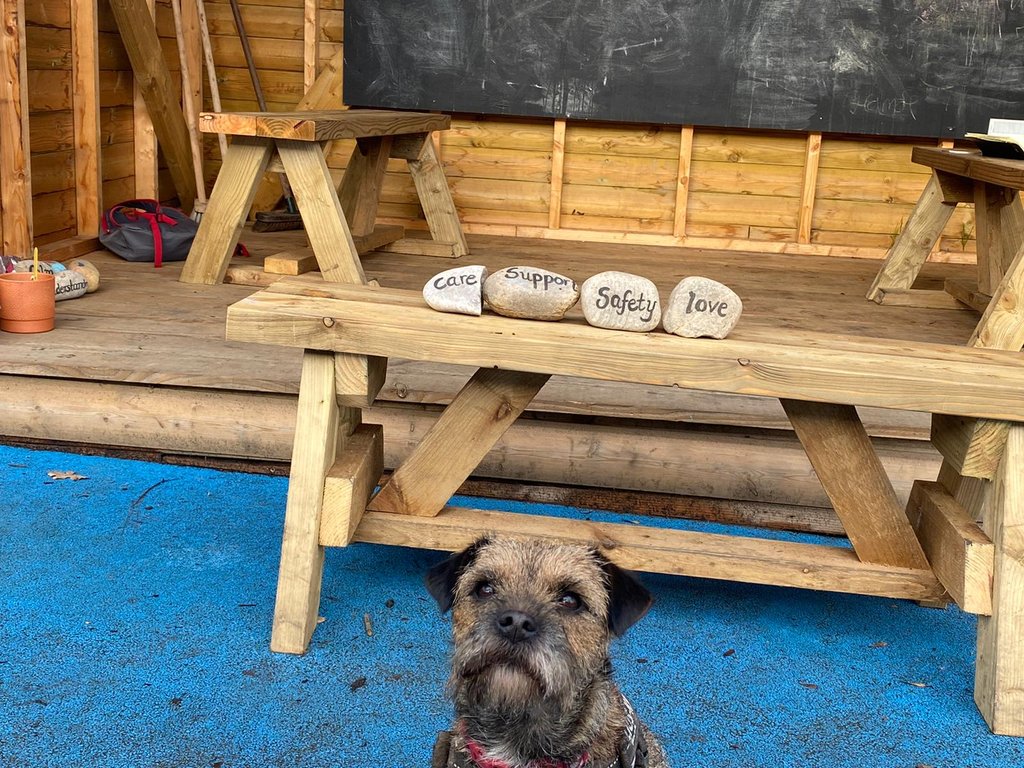 Fab day again <a href="/HTPSchool/">Herbert Thompson</a>, love the cwtch, such a fantastic space! Roll on next week 😊
#TheBaxterProject @tagcic #TraumaInformed #Wellbeing #WellbeingDog #cwtch