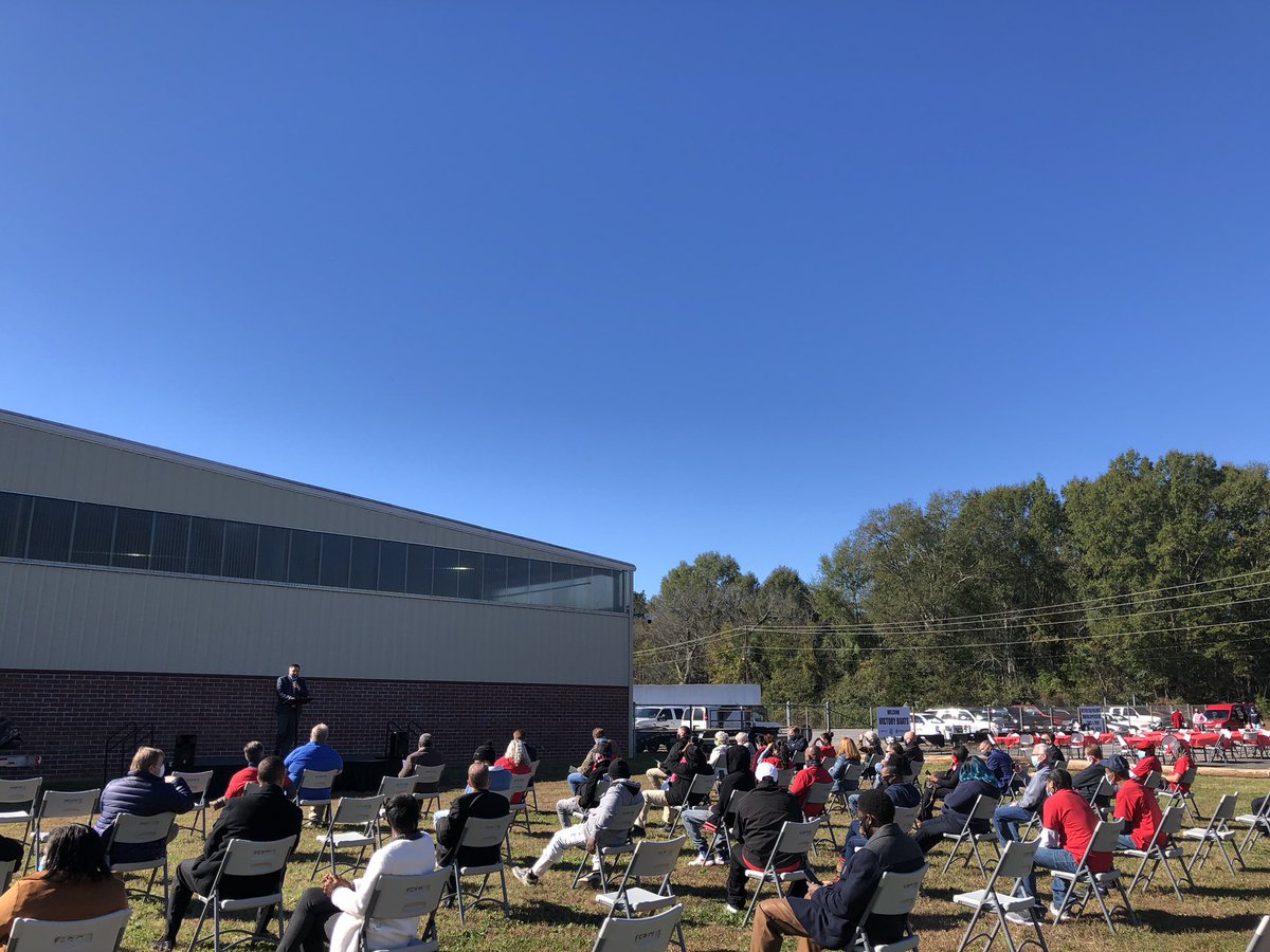 Fairfield_SC's tweet photo. Fairfield County, Fairfield County Economic Development, and the Fairfield Chamber of Commerce hosted a ribbon cutting for Sea Pro Boats this morning. We had a great event and are thrilled to have this group in Winnsboro. Thanks to all involved in making this happen! https://t.co/w7UHC5LRVQ