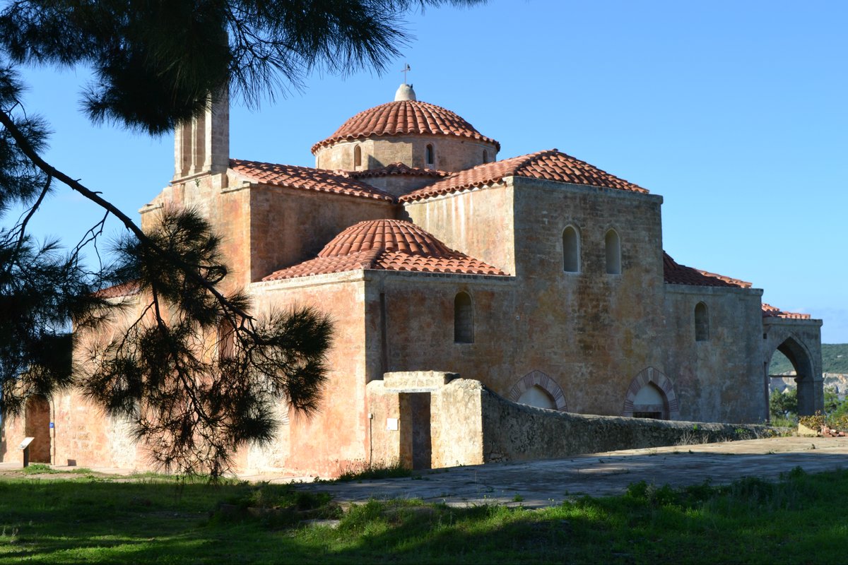 Sultan Murad III. Mosque, NavarinHagia Sotira Church, Neokastro, Pylos16th century mosque within the New Castle; converted to a church after Navarino surrendered to the greeks in 1821 & 3000 Turks were all massacred despite promise of safe passage