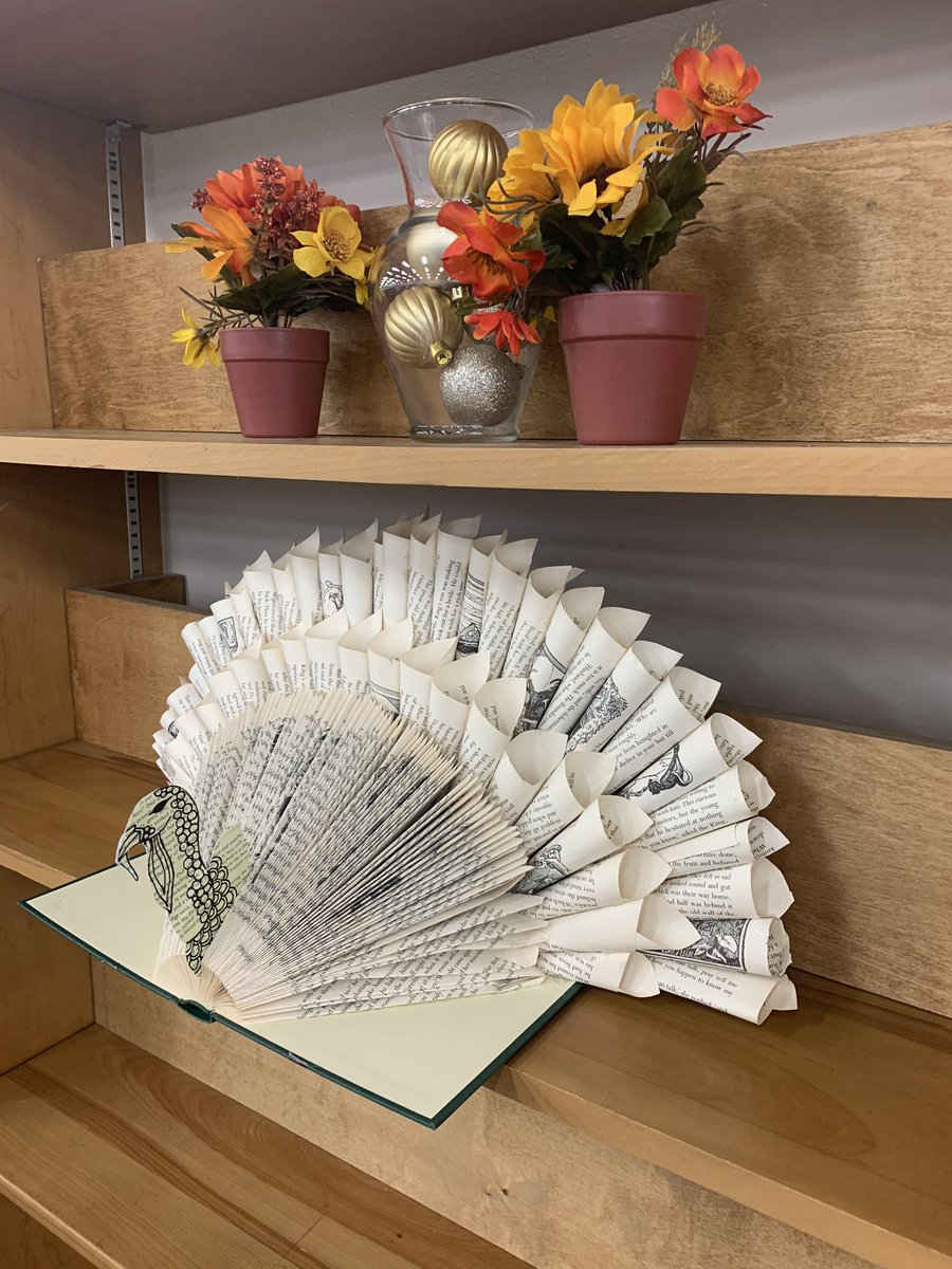 ToniPytel's tweet photo. Thankful for our staff and students and happy to be celebrating American Education Week! #EGReads https://t.co/N11cq0peLo