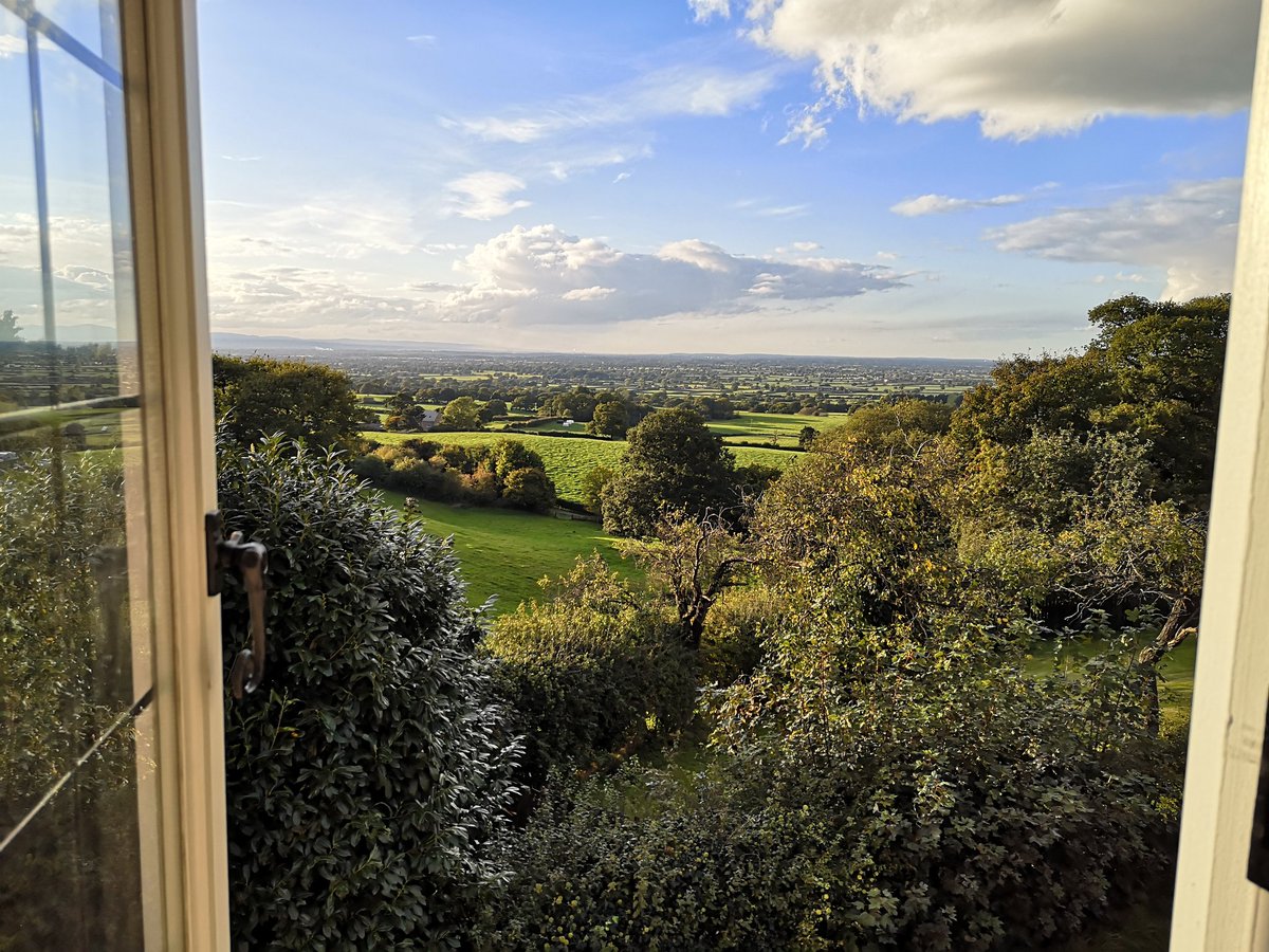 #photoaday10 @Jon_Clifton78 From our bedroom window <a href="/Pheasant_Inn/">The Pheasant Inn</a> #Cheshire Highly recommend. Room, food &amp; service  superb