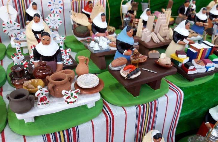 bancdeloli's tweet photo. Llegaron las nuevas figuras del Belen Mallorquín artesanal. Expuestas desde hoy hasta después de Reyes. Nos encantan estas 👇🏻🤩!!!!!🍈🌿🍈💧 https://t.co/G4WbAhfYeH