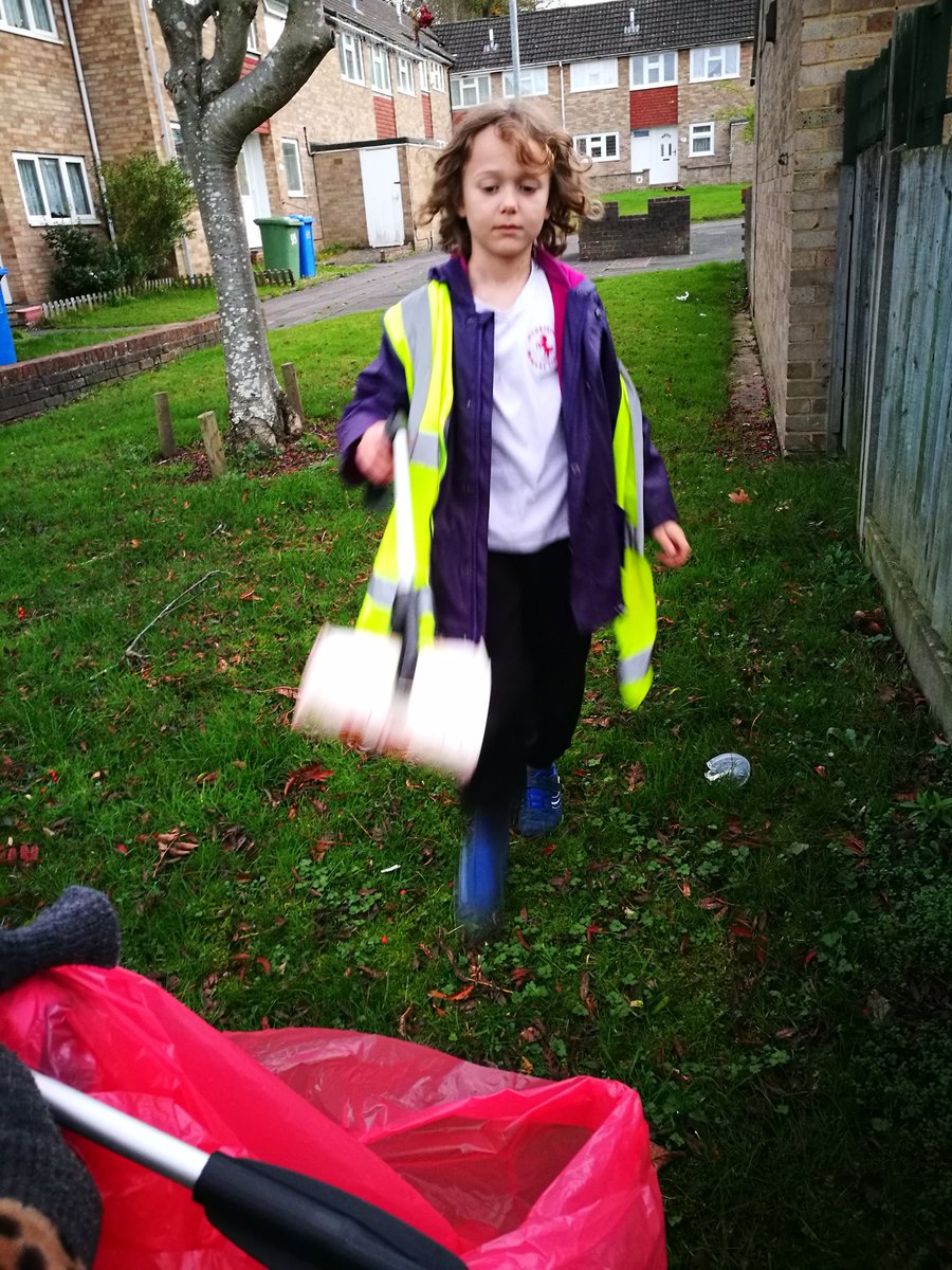 BracknellLions's tweet photo. Another bag of litter collected today-not even my idea! https://t.co/X3MIddCiMN