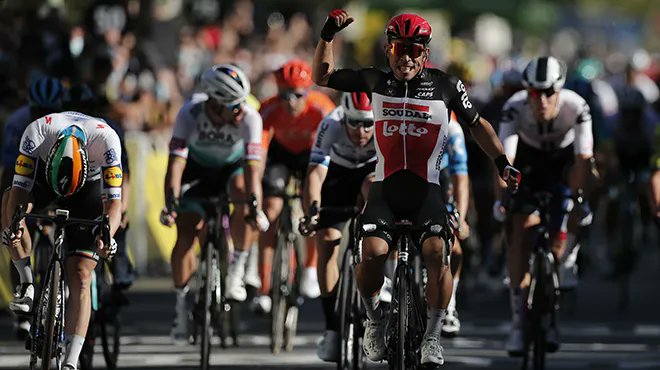 Caleb Ewan 2020: 14 podiums dont 7 victoires, 2 étapes du Tour, du Down Under, 1 étape de l'UAE Tour et du Tour de Wallonie, vainqueur du SchedelprijsPlus beau sprint: TDF, étape 3 (tel un surfeur australien il se joue de cette magnifique vague de Bennett pour s'imposer)