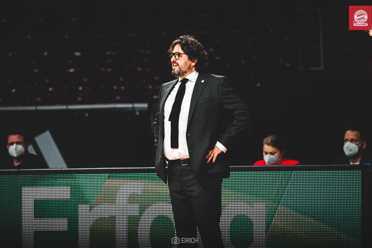 FCBBasketball's tweet photo. 34' | 64-71 | #BAYCSK
-7 for #FCBB. Coach Trinchieri calls time.
#FCBBlive #EuroLeague #AudiDome #FCBBTogether https://t.co/MTDOyWLTHT