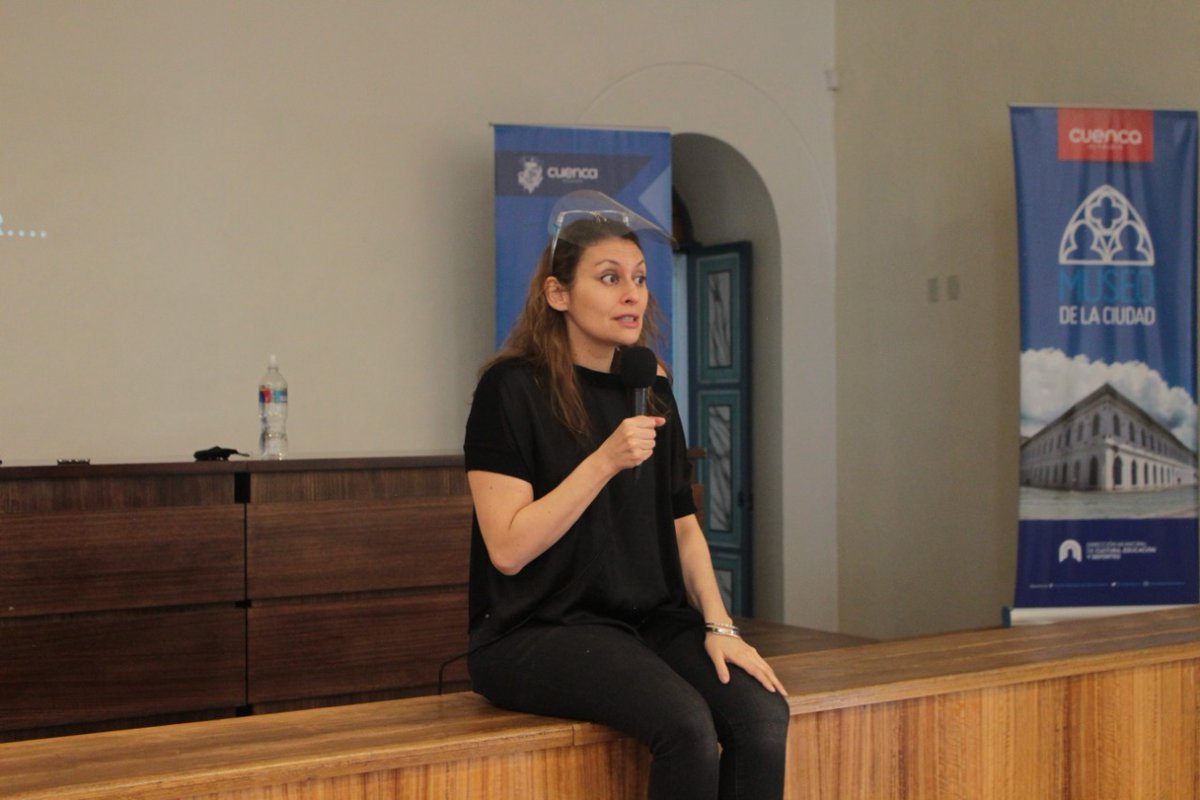 EDEC_EP's tweet photo. #Artesanías
Hoy en la Escuela Central se realizo el taller "Alquimias del habitar" facilitado por la presidenta del Consejo Mundial de Artesanías, Barbara Velasco dirigido a las instituciones involucradas en la declaratoria de Cuenca como "Ciudad Mundial de la Artesanía". https://t.co/imbTBnYOcb