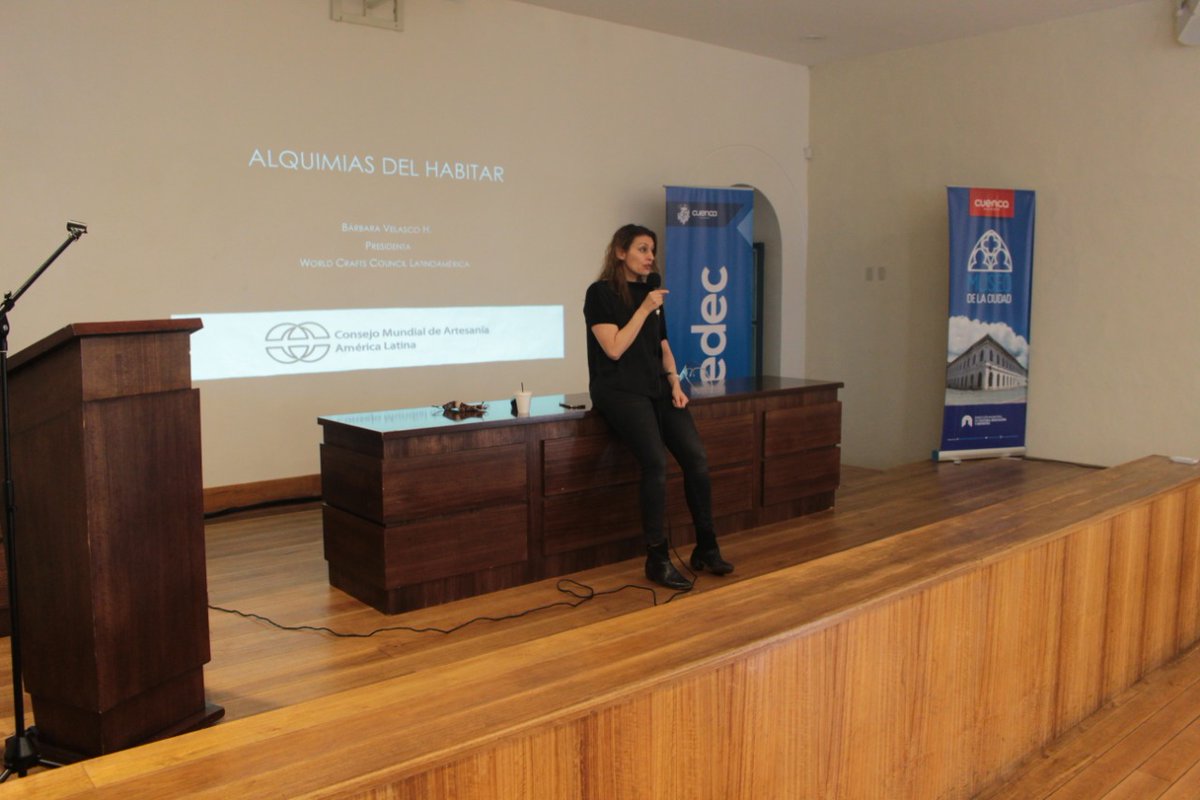 EDEC_EP's tweet photo. #Artesanías
Hoy en la Escuela Central se realizo el taller "Alquimias del habitar" facilitado por la presidenta del Consejo Mundial de Artesanías, Barbara Velasco dirigido a las instituciones involucradas en la declaratoria de Cuenca como "Ciudad Mundial de la Artesanía". https://t.co/imbTBnYOcb