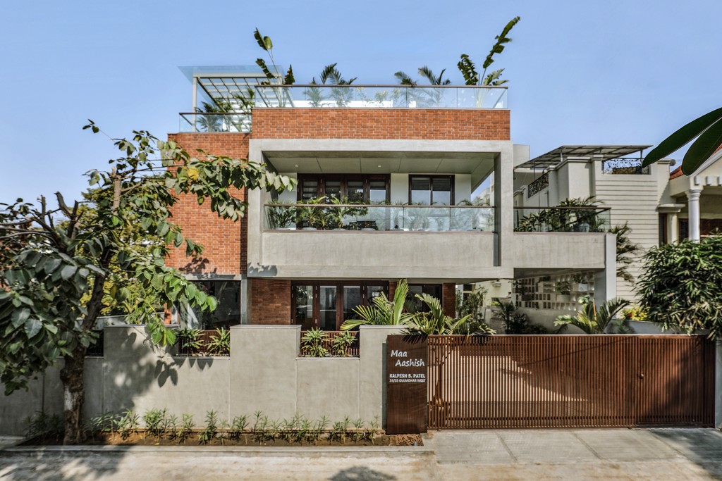 ArchDaily's tweet photo. The Box House / TRAANSPACE https://t.co/sGXKnlsJhe https://t.co/y6WjJEyCji