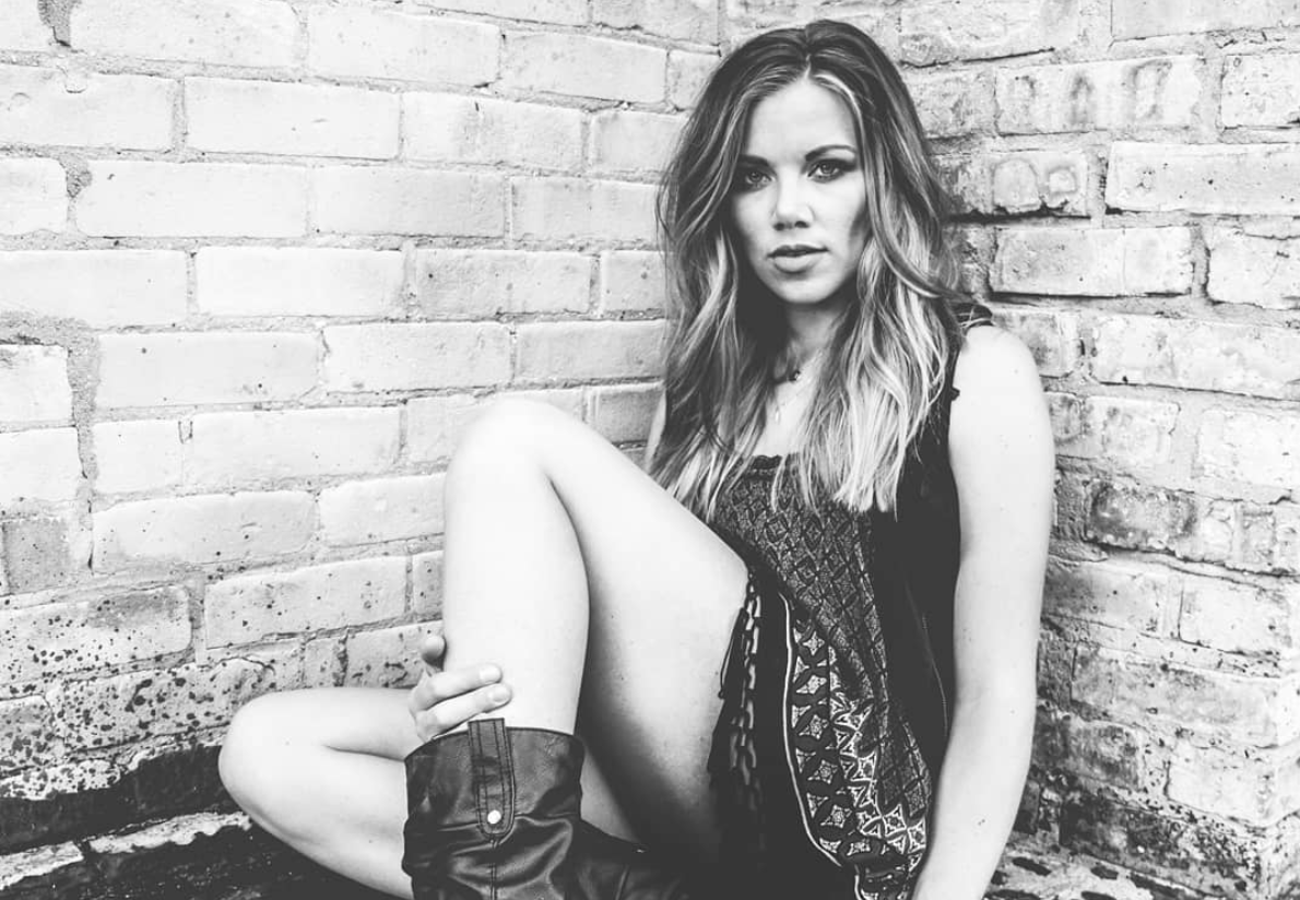 localmusicch's tweet photo. SIP Music Series with Kirstie Kraus Friday at 7 pm PST! #livemusic #country
Kirstie Kraus is a modern country artist with a blues, rock, funk twist. Come enjoy the FUN FRIDAY jams with Kirstie!
#livestreaming #liveconcert #supportmusic #local #nashville https://t.co/kLUz4YEo4V