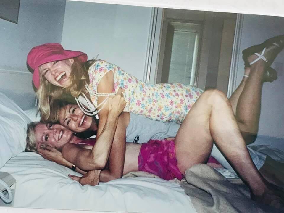 jordanroberts8's tweet photo. Throwback Thursday! Girls Weekend in Laguna! I think Ann & I were making a Debbie Sandwich! #RadicalFun https://t.co/v0P7lqdiEn