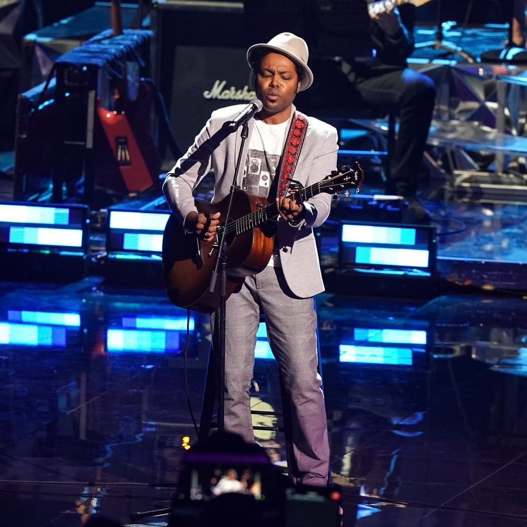 amor1063's tweet photo. #Raquelsofia, #DebiNova y #AlexCuba nos sorprendieron con su talento 💥 🙌  ¿Les gustó su presentación? 🤩 🎙️  #LatinGRAMMY #ViveLatinGrammy https://t.co/psB4qE8VvN