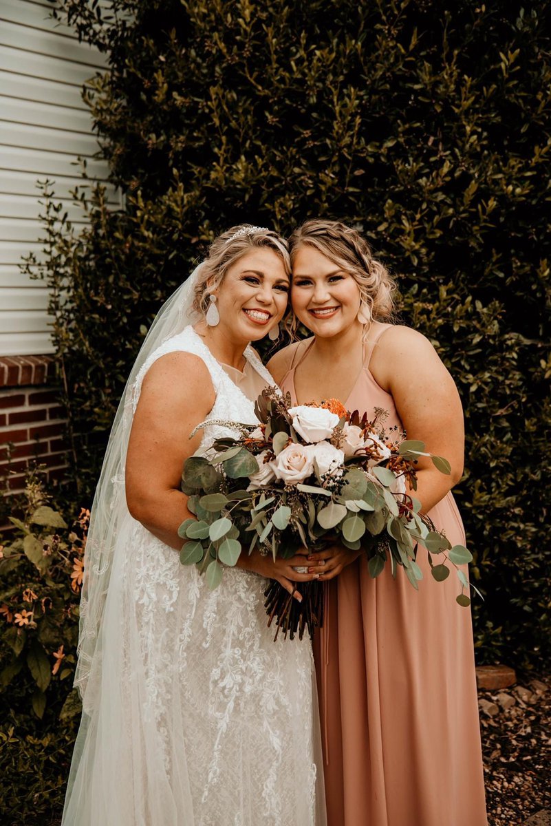 hailey_parton's tweet photo. still can’t believe my best friend got married 🤍 https://t.co/OulbdgVjE4