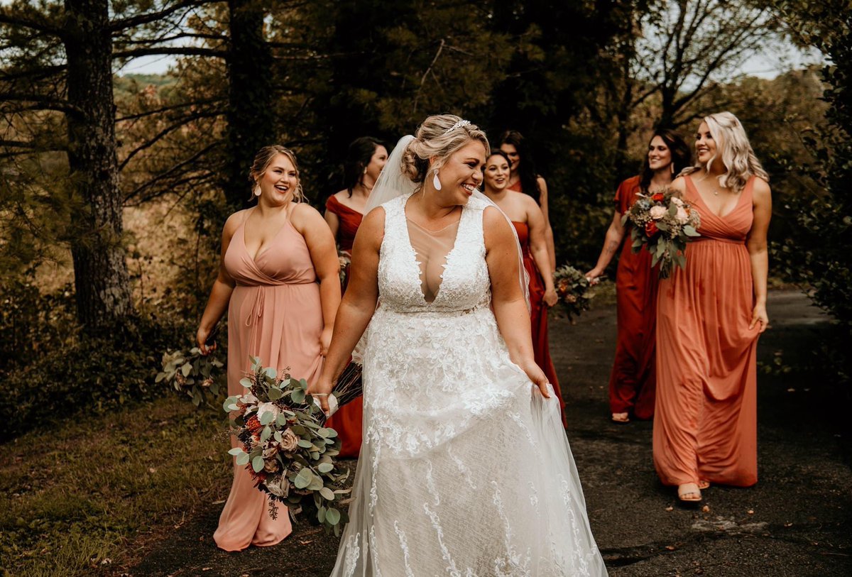 hailey_parton's tweet photo. still can’t believe my best friend got married 🤍 https://t.co/OulbdgVjE4
