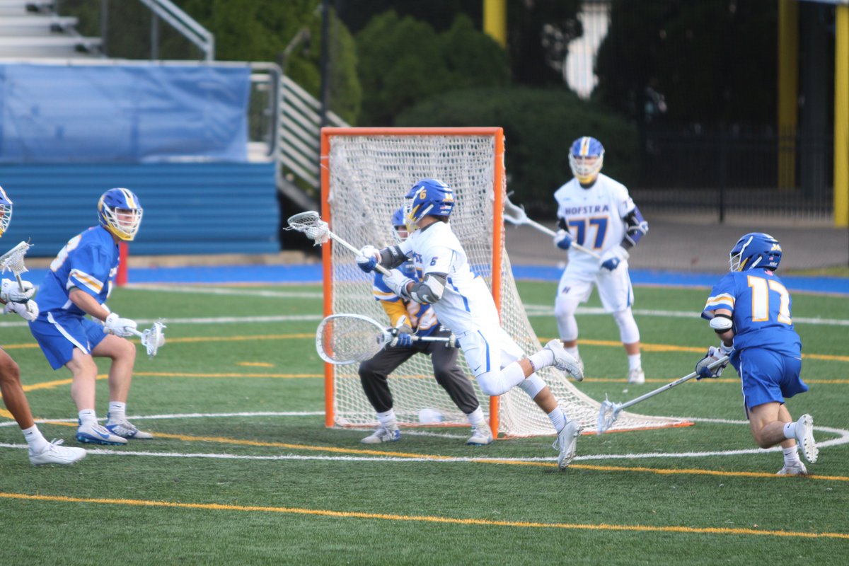HofstraMLAX's tweet photo. A few photos from today's 🟦 v.⬜️ intrasquad scrimmage.

Full 📸 gallery: https://t.co/04AK1QtxOV

#RoarWithPride https://t.co/plhM38uLxk
