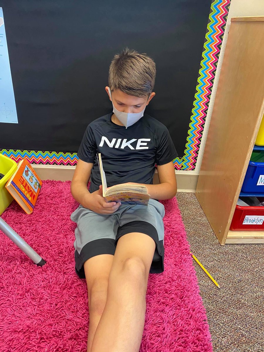MrsMagera's tweet photo. You must be comfortable to be a diligent detective of mysteries tracking clues 📚🧐#CampHosp #FISDStrongerTogether https://t.co/Q2BoA7wOsb
