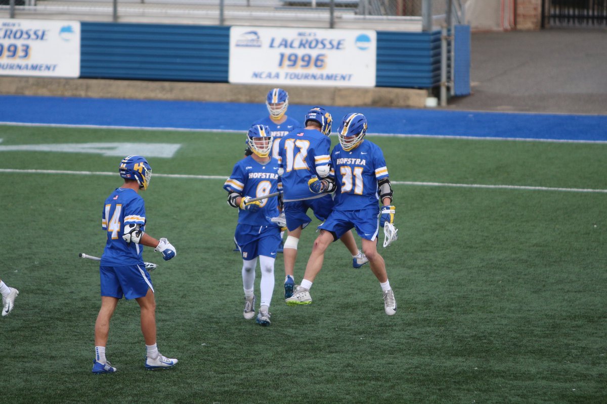 HofstraMLAX's tweet photo. A few photos from today's 🟦 v.⬜️ intrasquad scrimmage.

Full 📸 gallery: https://t.co/04AK1QtxOV

#RoarWithPride https://t.co/plhM38uLxk