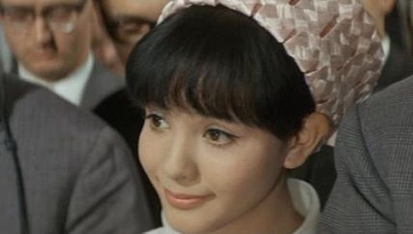 左内 円卓倶楽部 君1人 Na Twitteru 007は二度死ぬ 最初は若林映子と浜辺美波の役が逆で 若林映子が英語が出来たので現在の形になったと言いますね お二人ともボンドガールよりも東宝特撮の看板女優という印象の方が強いです 左内 円卓倶楽部 君1人 Na Twitteru 007は二度死ぬ 最初は若林映子と浜辺美波の役が逆で 若林映子が英語が出来たので現在の形になったと言いますね お二人ともボンドガールよりも東宝特撮の看板女優という印象の方が強いです
