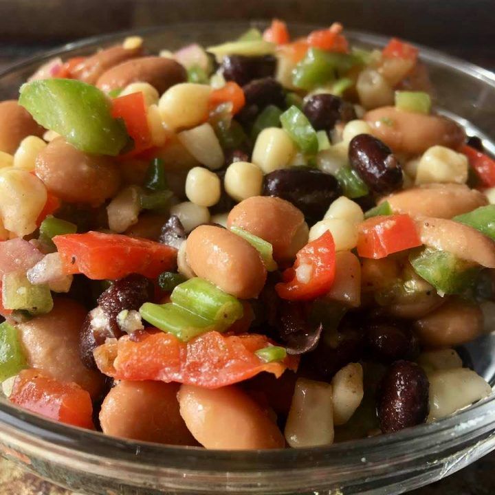AnitasTableTalk's tweet photo. Texas Caviar--The perfect make-ahead snack. 
 #Texascaviar #healthysnack #beans #dip #tostitosscoops #spicy #holidaysnack #appetizer #gameday

Recipe--https://t.co/xp1bSvEgBG https://t.co/2GxmCwaXIJ