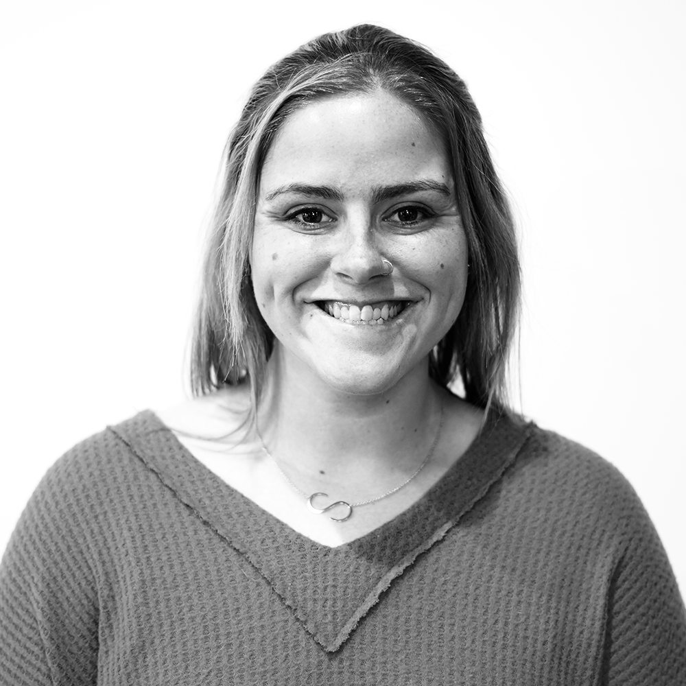 HappinessFX's tweet photo. Get to know Sam F. in our latest WebFX team member social media takeover! She's an internet marketer at WebFX. Sam grew up in West Chester, PA & played softball at Messiah Univ. before joining the FXFamily. She loves being active & taking advantage of the #LiveWellFX program. https://t.co/GxwreDhXzF