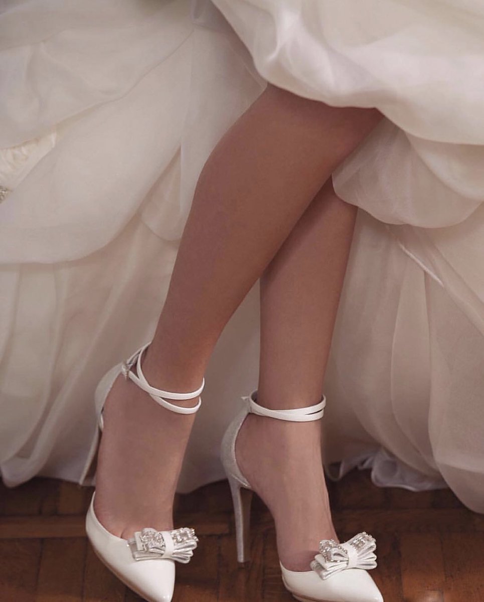 femmeduart's tweet photo. heels by penrose https://t.co/mXeYgtpdfh
