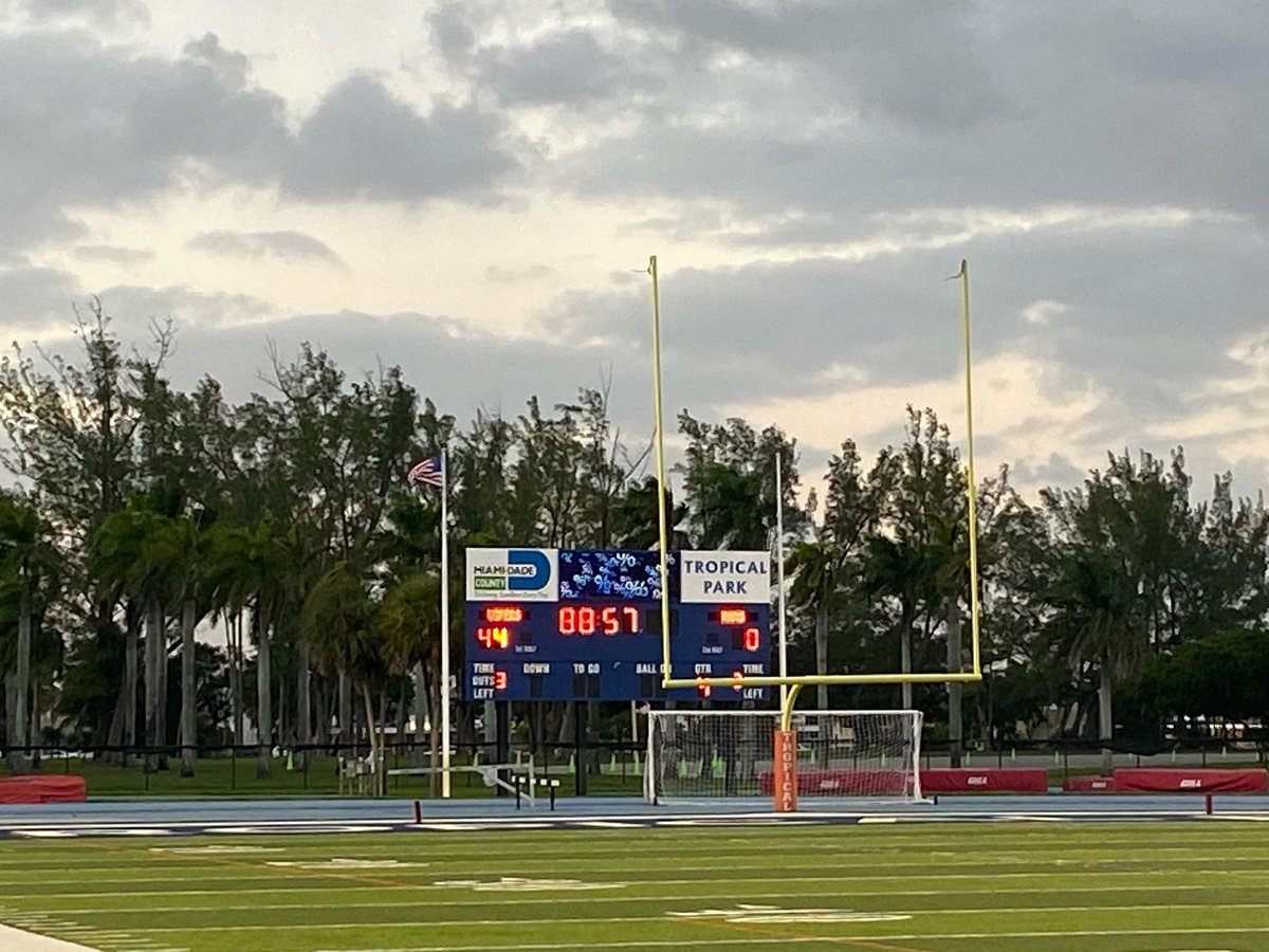 FelixVarelaHS's tweet photo. Congratulations to our #Vipers🐍 #Varsity #Football🏈 team winning their game!! 44-0 against #CoralParkRams #FSHAA #GMAC #MDCPS #WeAre #Varela https://t.co/JNZRcR4uwr