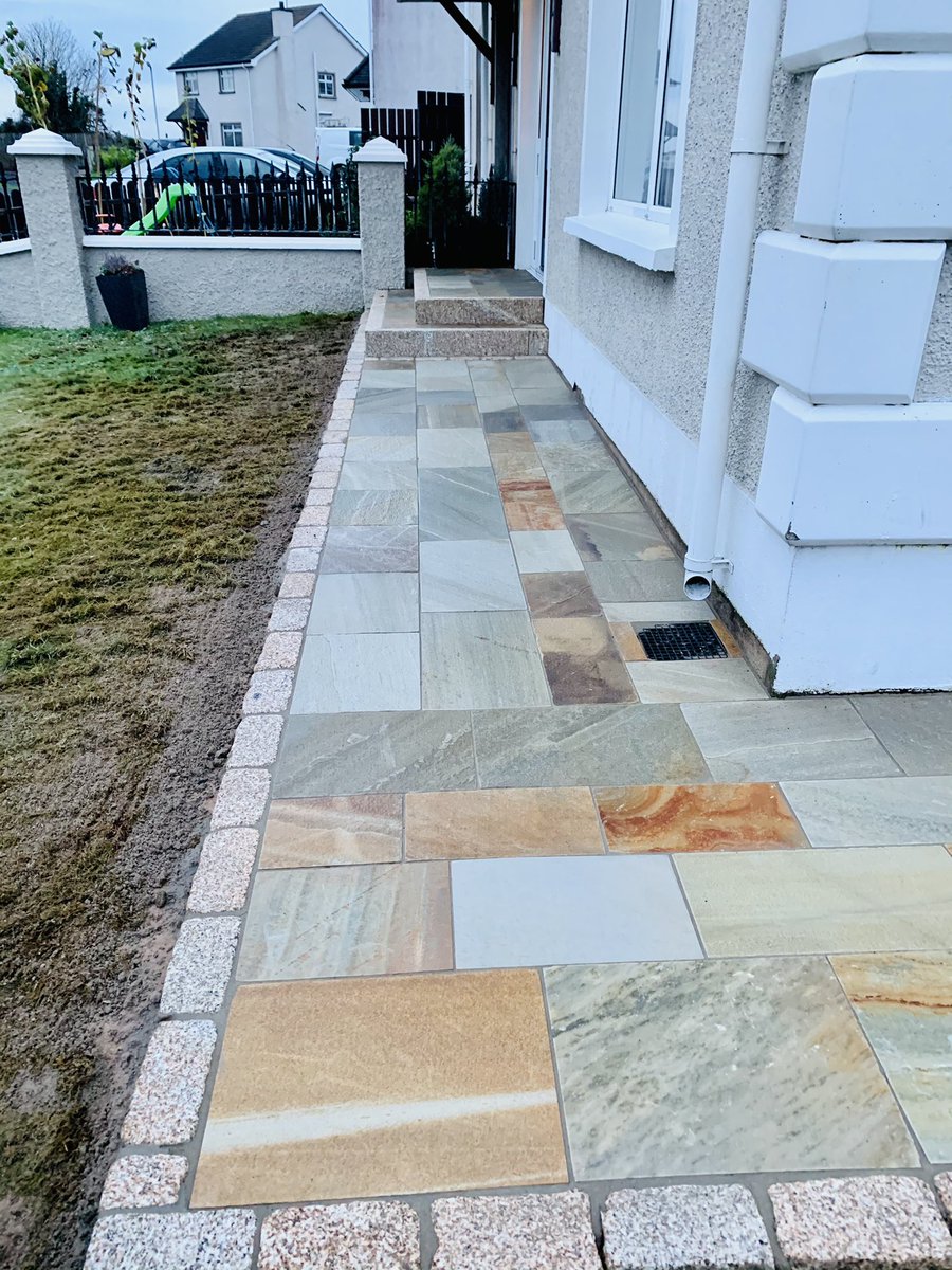 CASTLEPAVING tweet media