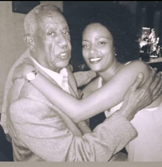 shaebiaeritrea2's tweet photo. While Tegarus defending z Fake Liberation Party #TPLF & pay wiz their life 2 keep up, z billion business 4 Nega & Debretsion, r z most childeten of the Leders abroad & live a luxury life through Stolen money & like @DrTedros through criminal activities.
#TplfmustGo #TedrosmustGo https://t.co/tOIWdtm2GE