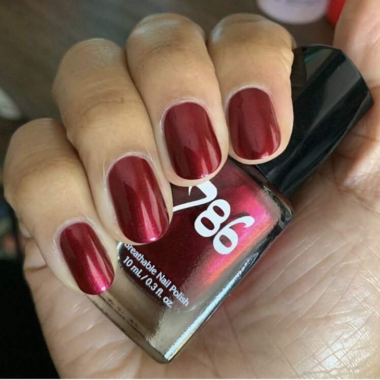 Meta is the perfect deep shimmery red to add to your winter collection! ❤️⁠

<a href="/mynailsarewet/">Mynailsarewet</a> #786cosmetics #halal #halalnails