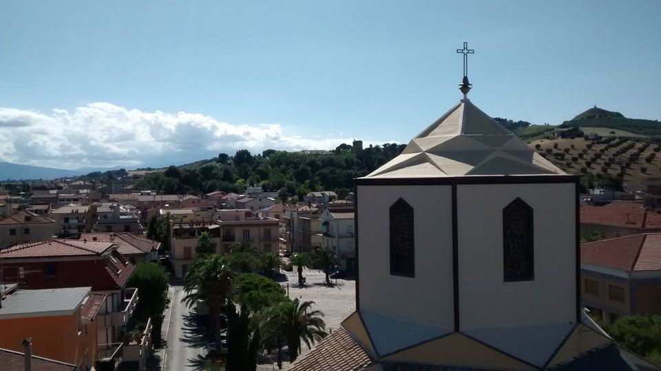 L’accoglienza, a San Benedetto del Tronto, passa dalla Casa della parrocchia Cristo Re che, a 16 anni dalla sua apertura, necessita di un rinnovamento. Questo obiettivo sarà possibile anche grazie al 9° premio di <a href="/CeiTuttixTutti/">TuttixTutti</a>.