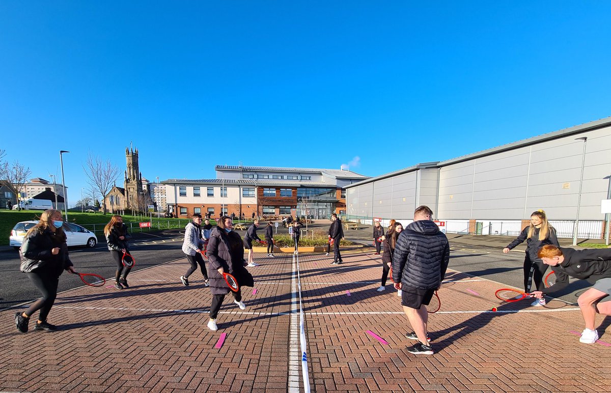 JudyMurray's tweet photo. Today’s #tenniseverywhere workshop for Sports Leaders in @CoatbridgeHigh car park!! Adapting to covid restrictions, making the most of the available space and Investing in the next generation of sports coaches and PE teachers. @SATPE1 @sportscotland @nlleisure 📷 @CoatbridgePE https://t.co/2ECG3zLoFd