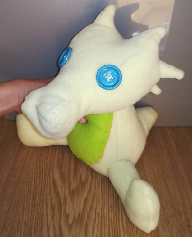 DirksmuppetsE's tweet photo. Comissiomedned Lemonsnout.
Comissions are open.

https://t.co/hUWMEyLCXb

#homestuck #scalemate #terezipyrope #handmade #custom #comissions #homestuckplushie #lemonsnout #lemonsnoutplushie #dirksmuppetsexe https://t.co/250lS24tUV