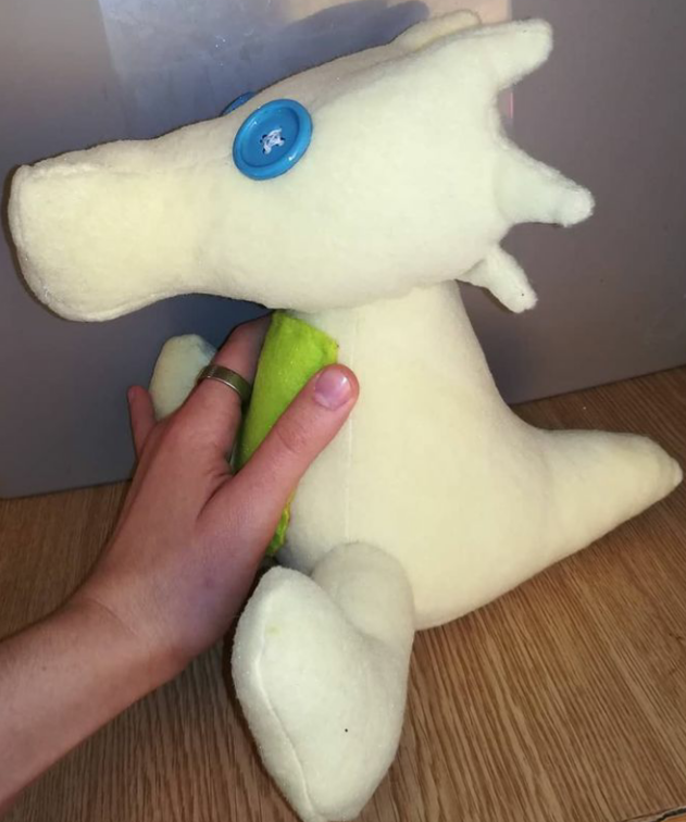 DirksmuppetsE's tweet photo. Comissiomedned Lemonsnout.
Comissions are open.

https://t.co/hUWMEyLCXb

#homestuck #scalemate #terezipyrope #handmade #custom #comissions #homestuckplushie #lemonsnout #lemonsnoutplushie #dirksmuppetsexe https://t.co/250lS24tUV