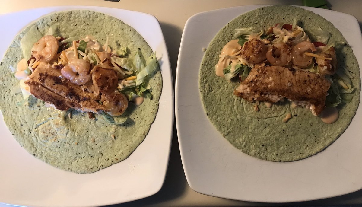 ArielleBahe's tweet photo. #LunchTime for 2: Seafood Burritos. A #homemade meal of course. Shrimp, Salmon, Lettuce, Cherry Tomatoes, Shredded Cheese Mix, Spinach &amp; Herb Tortillas and, my special (secret) sauce and seasoning blends. 😋 https://t.co/0kbDtoPrmC