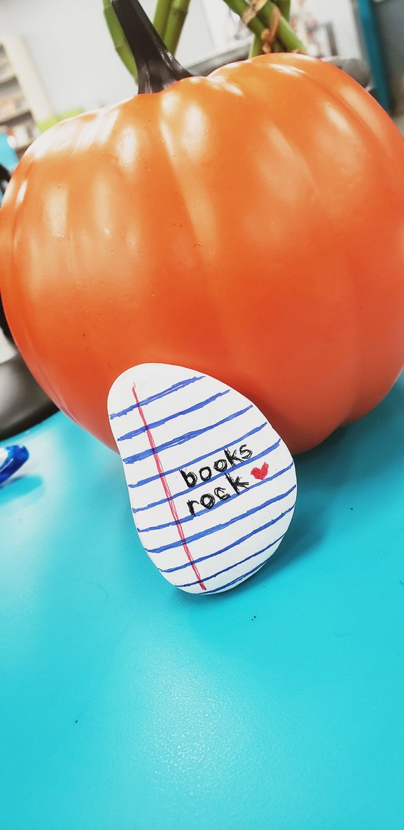 Piercemedia2's tweet image. Books Rock! Archers don&apos;t forget to visit the media center b4 fall break! 🧡🍂🍁 #archerpride @PierceMS0082 #middleschoollibraries