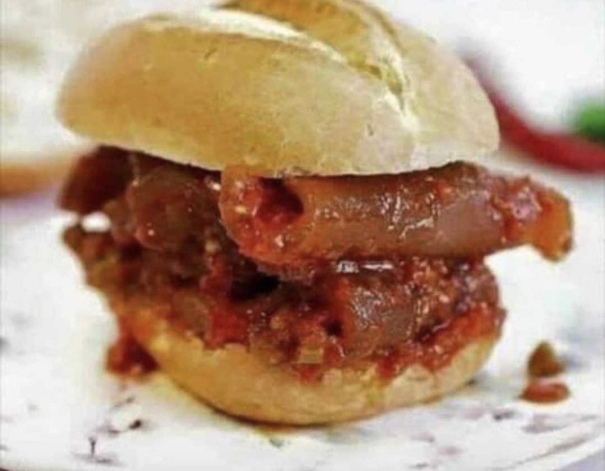 vic_official1's tweet photo. Nothing wey person no go see for Nigeria restaurant 🙆🏽♂️. #WizKidLiveYT #CirocKidd #VoicelessTheMovie #PS4ForN1500
#danieHalo
What I ordered What I got https://t.co/s8T4Nmua36