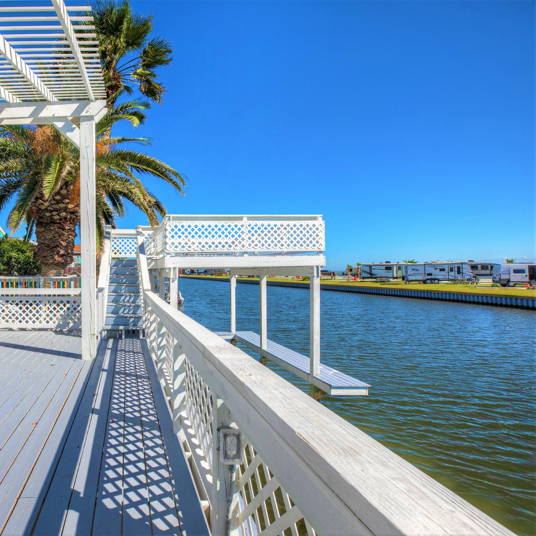 Cozi_vr's tweet photo. Need to experience some fun in the sun this winter? Then this is the right place for you!

Book this home by visiting https://t.co/Eu3LpBiazk
.
.
.
#weekend #coruschristi #Texas #vacationrental #getaway #december #downtownfred #experiencetexas #winteriscoming #winterholiday https://t.co/eK1K5b7HNa