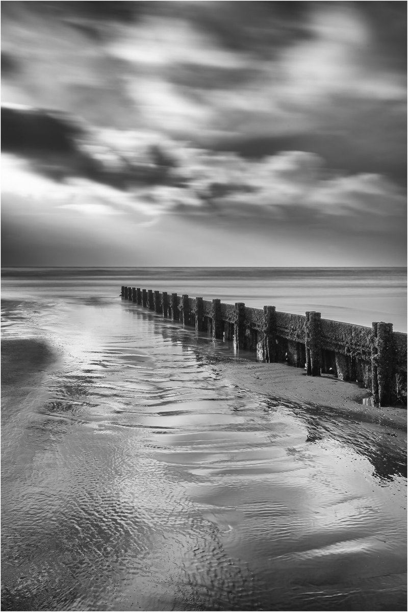 Nigetom62's tweet photo. Amroth beach @Ruth_ITV https://t.co/YBxTHawd6u
