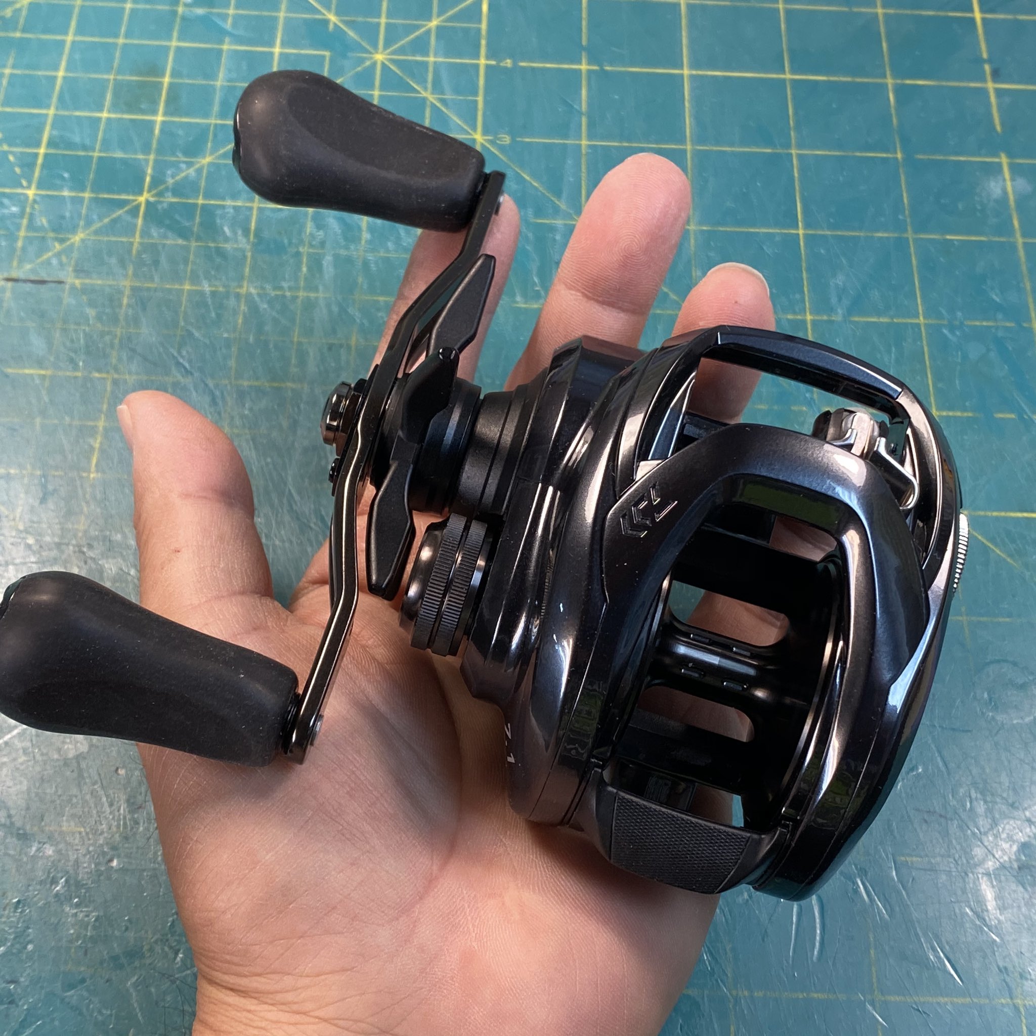 Nishine Lure Works タトゥーラ300見参 マスキー用のビッグベイトタックルにはジリオンhdを使っていて それはそれがかなり良い感じだけど 300サイズのキャパ ガッチリ感はやっぱ安心感があるなー これで来年はビッグマスキーを Nishine Lure Works タトゥーラ300見参 マスキー用のビッグベイトタックルにはジリオンhdを使っていて それはそれがかなり良い感じだけど 300サイズのキャパ ガッチリ感はやっぱ安心感があるなー これで来年はビッグマスキーを